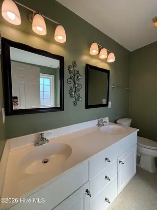 498 Primrose Lane, Winterville, NC 28590 – photo 15: master bath