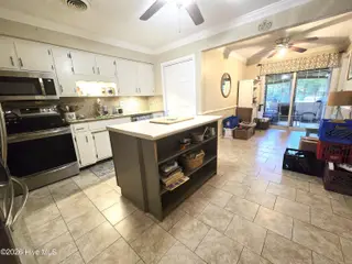 1014a Kings Way, New Bern, NC 28562 – photo 7: Combo Dining and Kitchen