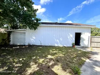 400 Ramsey Drive, Jacksonville, NC 28540 – photo 8: f731ba79-da0d-4322-86b2-fbbad8fa6c3a