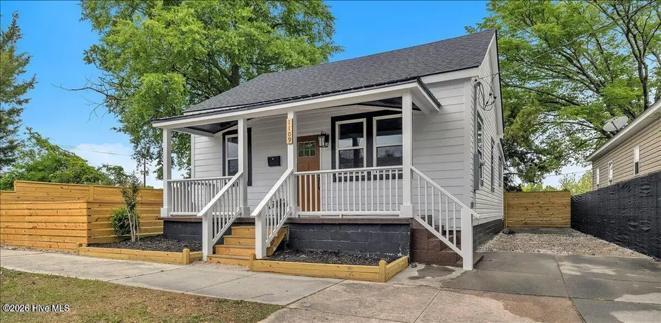 1109 Dock Street, Wilmington, NC 28401 – photo 1 of 24