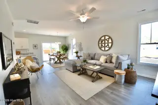 109 Bristol Bay Drive, Lake Waccamaw, NC 28450 – photo 2: living