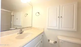 120 Hilda Drive, New Bern, NC 28562 – photo 22: Upstairs Bathroom