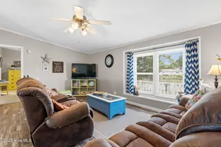 2731 Blue Bounty Road SW, Supply, NC 28462 — 3-bedroom manufactured home in Sea Trace, Supply, NC, photo 6 of 43: 7-web-or-mls-CAMMediaLLC.com 2731-2