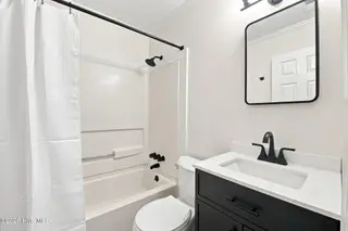 216 Carolina Pines Boulevard, New Bern, NC 28560 – photo 23: Remodeled Second Full Bath