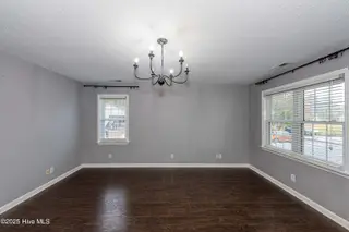131 Cox Avenue, Jacksonville, NC 28540 — 3-bedroom home in Sabiston Height, Jacksonville, NC, photo 11 of 37: Living room