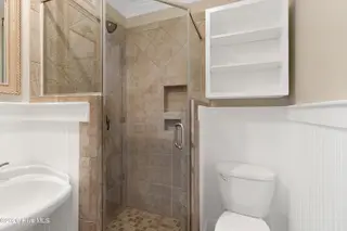 301 E Commerce Way Road 255 Sea Spray, Atlantic Beach, NC 28512 – photo 13: Primary ensuite