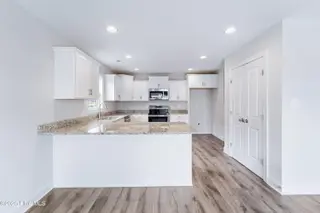 412 Montgomery Drive, Jacksonville, NC 28546 – photo 11: DSC07556
