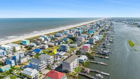 1202 Canal Dr, Carolina Beach