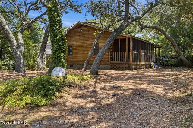 110 NE 72nd Street, Oak Island, NC 28465