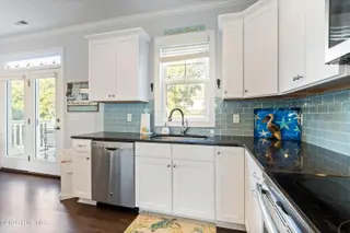 410 Birmingham Avenue, Carolina Beach, NC 28428 – photo 14: mls-DSC06010