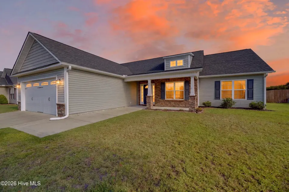 425 Meadowlark Drive, Winterville, NC 28590 – photo 1 of 31: 008_DSC_5751#twilight