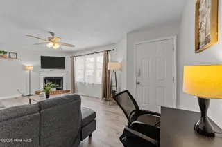 322 Haven Drive N3, Greenville, NC 27834 – photo 4: 13-web-or-mls-LHV_7477