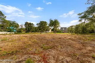 112 Sandpiper Lane, Indian Beach, NC 28512 – photo 9: Vacant lot in Pine Knoll Shores