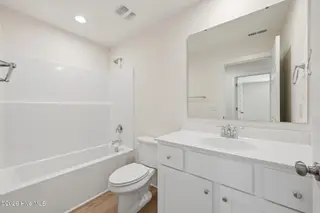 104 Palm Circle, Havelock, NC 28532 – photo 17: 19-web-or-mls-DSC_0387_edit