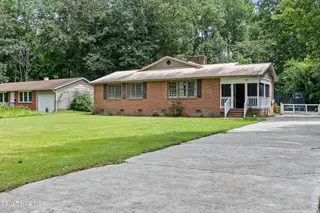 401 Dewitt Street, Jacksonville, NC 28540 — 4-bedroom home in Forest Grove, Jacksonville, NC, photo 2 of 19