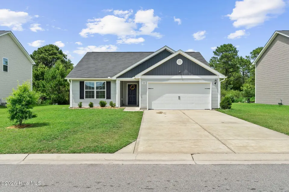7125 Cameron Trace Drive, Wilmington, NC 28411 – photo 1 of 37