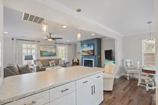 142 NE 14th Street, Oak Island, NC 28465 — 3-bedroom home in Tranquil Harbor, Oak Island, NC, photo 17 of 60: 33-web-or-mls-DSC06017