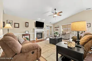 405 Mary Lee Court, Winterville, NC 28590 — 3-bedroom home in Paramore Farms, Winterville, NC, photo 6 of 51: 25-web-or-mls-IMG_0017