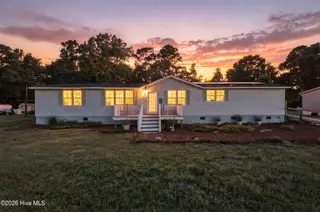 103 Shop Branch Lane, Hampstead, NC 28443 — 3-bedroom manufactured home in Bay Harbor, Hampstead, NC, photo 3 of 43: 103_shop_branch_ln_001