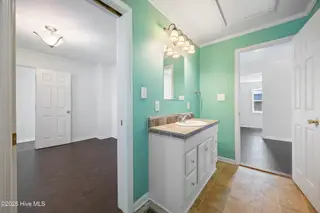 907 Woodruff Avenue, Elizabeth City, NC 27909 – photo 16: Bathroom
