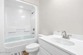 8510 Hammock Dunes Drive, Wilmington, NC 28411 – photo 7: 2ND FULL BATH AI