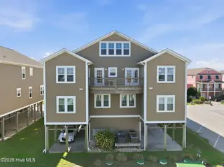 Atlantic Beach – photo 2: Rear