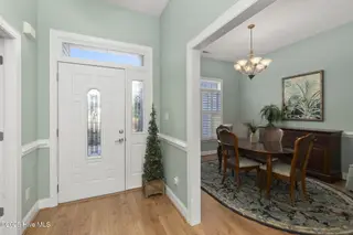 406 Hillcrest Drive, Morehead City, NC 28557 – photo 13: Foyer