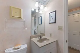 9201 Coast Guard Road I-207, Emerald Isle, NC 28594 – photo 15: Bathroom
