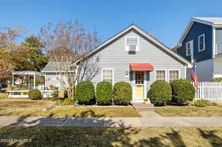 1112 Shepard Street, Morehead City, NC 28557 – photo 1: House