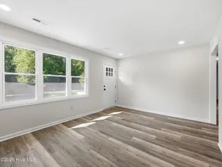 319 Lakewood Drive, Jacksonville, NC 28546 – photo 5