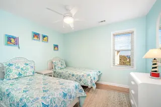 1914 Ocean Drive E, Emerald Isle, NC 28594 – photo 14: 28-web-or-mls-chadwick-visuals-1914-ocea