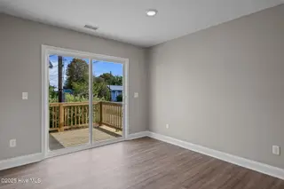 925 Campbell Street, Wilmington, NC 28401 – photo 10: 48-web-or-mls-IMG_0557