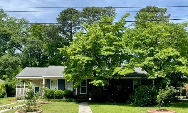 106 W Berkshire Road, Greenville, NC 27858 – photo 1 of 48: 106 W Berkshire Rd