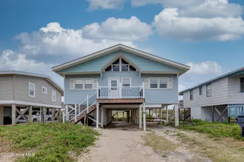 515 W Beach Dr, Oak Island
