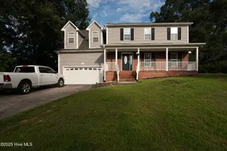 8 Arrowhead Drive, Hubert, NC 28539 — 4-bedroom home in Great Neck Shores, Hubert, NC, photo 1 of 31: DSC_3550