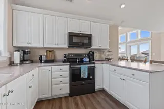 2009 Emerald Drive, Emerald Isle, NC 28594 – photo 11: Kitchen