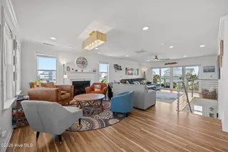 515 N Topsail Drive, Surf City, NC 28445 – photo 4: 33-web-or-mls-_RAD8855