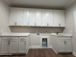 265 St Andrews Drive, Pinehurst, NC 28374 – photo 12: Laundry room