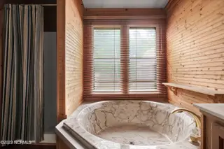 2645 Scotts Hill Loop Road, Wilmington, NC 28411 – photo 15: Jetted tub