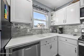 3802 Island Drive, North Topsail Beach, NC 28460 – photo 21: Kitchen