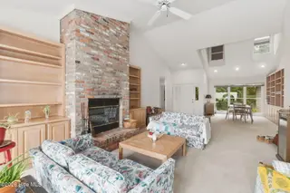 270 Oakleaf Drive, Pine Knoll Shores, NC 28512 – photo 12: Living