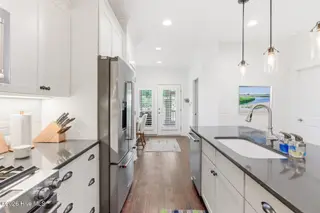 1693 Clove Hitch Lane SW, Ocean Isle Beach, NC 28469 — 3-bedroom home in Waterway Cove, Ocean Isle Beach, NC, photo 11 of 45: 021_1693_clove_hitch_lane_sw-21_703