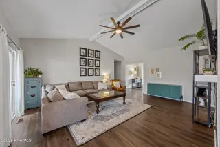 216 Pinewood Drive, New Bern, NC 28562 – photo 5: 28-web-or-mls-0C0A6973