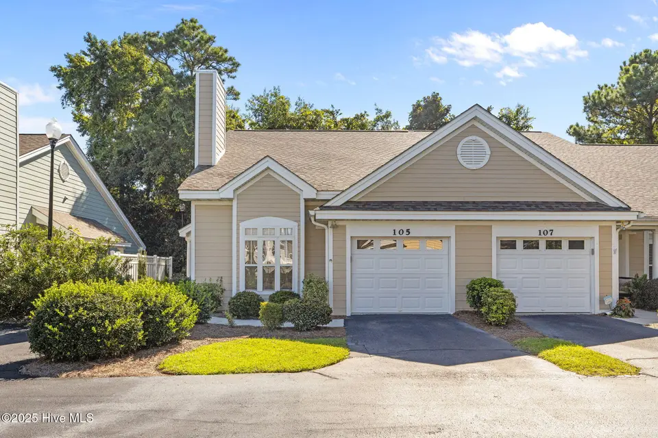 105 Jasmine Court, Morehead City, NC 28557 – photo 1 of 31: 1-web-or-mls-1S3A5059