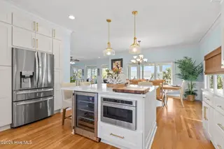 111 Riverside Avenue, Morehead City, NC 28557 – photo 12: 22-web-or-mls-1S3A8534