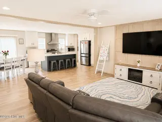 2084 Spring Garden Road, New Bern, NC 28562 — 5-bedroom manufactured home in Spring Garden, New Bern, NC, photo 8 of 19: Living Room