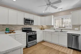 7223 Lounsberry Court, Wilmington, NC 28405 — 3-bedroom home in Covil Estates, Wilmington, NC, photo 13 of 40