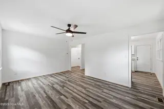 910 Simmons Street, New Bern, NC 28560 – photo 6: 8-web-or-mls-0C0A5089