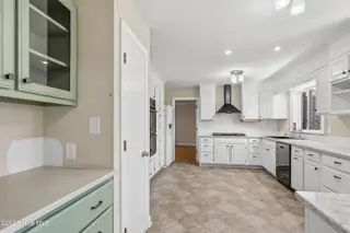 216 Lands End Road, Morehead City, NC 28557 — 3-bedroom home in Spooners Creek, Morehead City, NC, photo 16 of 65: 216 Lands End _ Interior-Exterior (23 of