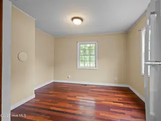 195 Queens Creek Road, Swansboro, NC 28584 — 2-bedroom home, Swansboro, NC, photo 11 of 40: Dining room